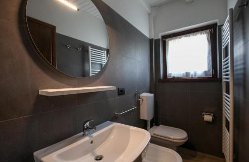 Belluno House | Appartamento immerso nella natura con parcheggio - Viola