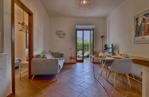 Toscolano Maderno Apartment | Appartamento Marieclaire - Theater Home