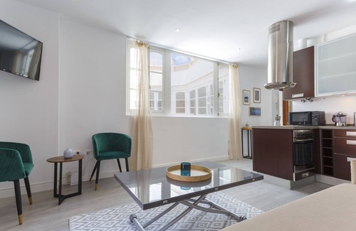 Old Town Apartment | Atico de los FRANCESES by Cadiz4Rentals