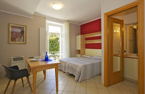 Verbania Apartment | Attractive apartment in a palazzo from the 17th century. Right on the lake promenade