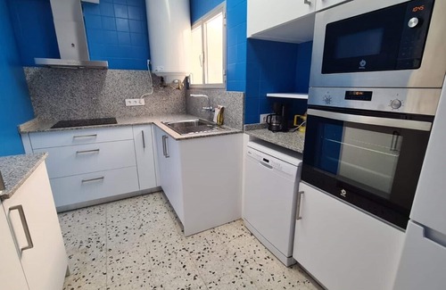 Roses Town Center Apartment | Avenida 5B - Four Bedroom Apartment, Sleeps 8
