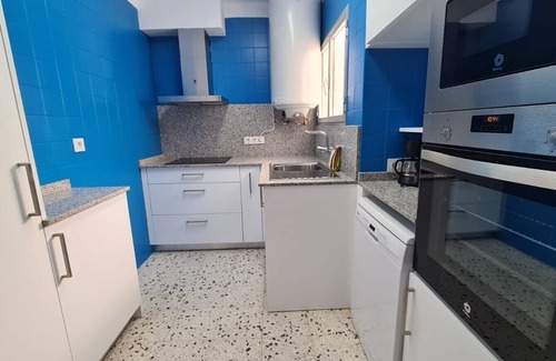 Roses Town Center Apartment | Avenida 5B - Four Bedroom Apartment, Sleeps 8