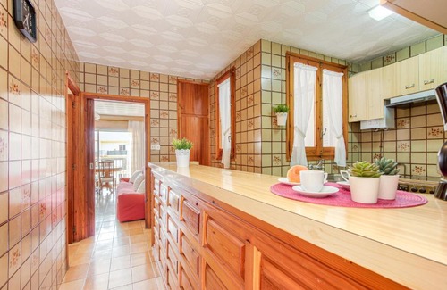 Roses Town Center Apartment | Basic Comfort Apartment Poeta Marquina 2º 2027
