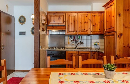 Ragoli Apartment | Beautiful apartment for 6 people with WIFI, TV and balcony