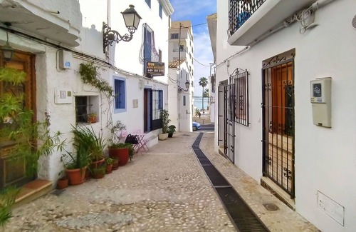 Altea Apartment | Beautiful apartment for 3 people with WIFI, TV, balcony and parking