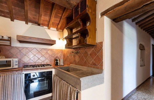 Poggi del Sasso Villa | Beautiful apartment in villa for 5 people with WIFI, pool, A/C, TV, patio and pets allowed