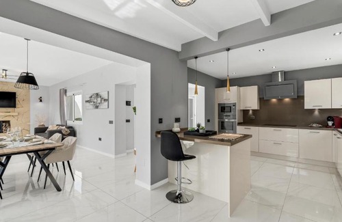 New Golden Mile Villa | Brand New. Modern. Charming 3 BDRMS Villa Bonita. Sea Views