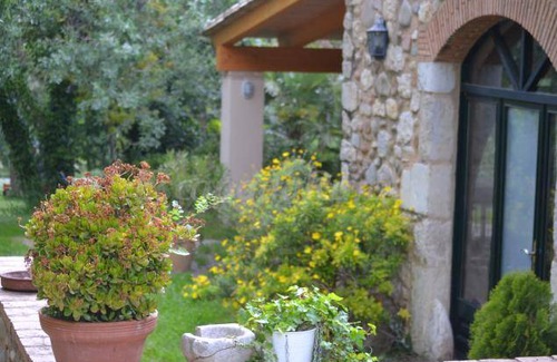 Bascara Cottage | Cabin ∙ 10 bedrooms ∙ 2 guests