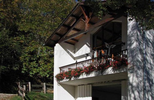Valcarlos Cottage | Cabin ∙ 14 bedrooms ∙ 24 guests