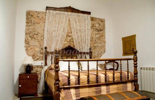 Sant Jaume dels Domenys Cottage | Cabin ∙ 5 bedrooms ∙ 15 guests