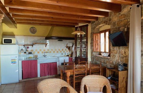 Aleny Cottage | Cabin ∙ 5 bedrooms ∙ 5 guests