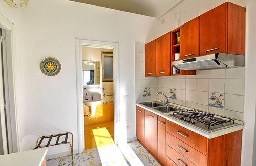 Amalfi House | Casa Macrina C: A welcoming apartment in a quiet position, situated at a short distance from the Cathedral of Amalfi, with Free WI-FI.