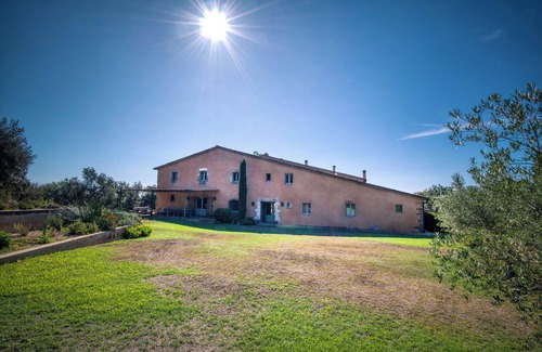 Monells House | Casa Rural con Encanto Para Retiros, Cicloturismo y Familias en Plena Naturaleza