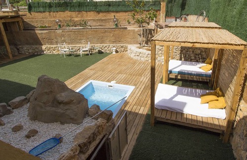 Can Trabal Villa | Catalunya Casas: Beautiful Masia Alt from the 19th century!
