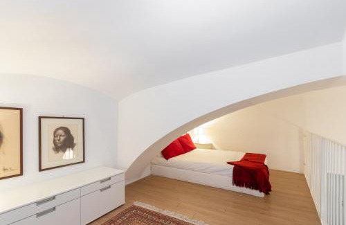 Roman Quarter Apartment | Charming Studio near Piazza Castello by Wonderful Italy