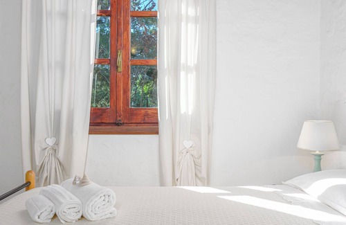 Pittulongu House | Charming Vacation Home “Villa Mare Rocce” with Garden & Terrace, Parking, Pets not allowed