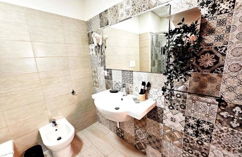 Syracuse House | City Love Rooms - Pink