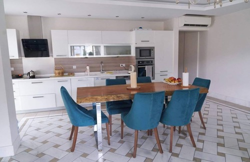 Alanya House | Cleopatra Beach Ultra-Luxury 3-bedroom Penthousenn