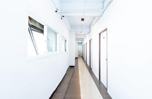 Talat Yot Hostel | Close The Hidden Khaosan Rambutri - เดอะ ฮิดเดน ข้าวสาร รามบุตรี
