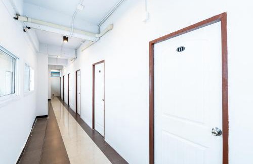 Talat Yot Hostel | Close The Hidden Khaosan Rambutri - เดอะ ฮิดเดน ข้าวสาร รามบุตรี