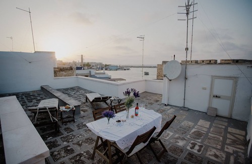 Centro Storico Apartment | Comforting apartment with splendid sight sea and balcony
