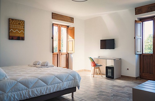 Longobardi Bed & Breakfast | Completely Renovated Seaside Villa B&B