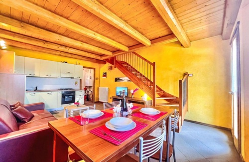 Peglio House | Cosy apartment in villa for 6 people with WIFI, TV and patio