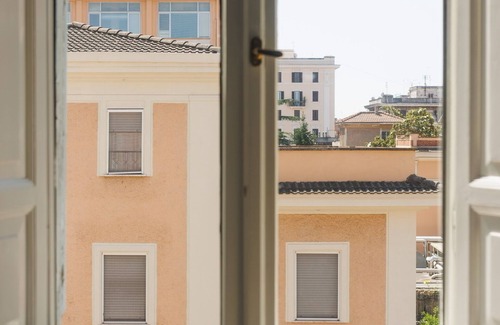 Marsala Apartment | DESIGN & HISTORY IN CENTRAL ROME
