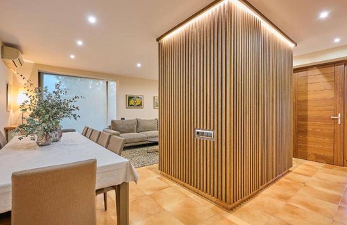 El Pala de Torroella House | 225 m² House ∙ 6 bedrooms ∙ 12 guests