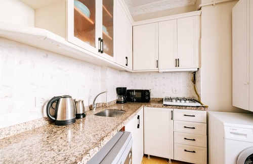 Galata Apartment | Flat w Balcony, Near Istiklal Avenue in Taksim