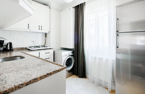 Galata Apartment | Flat w Balcony, Near Taksim Square in Istiklal
