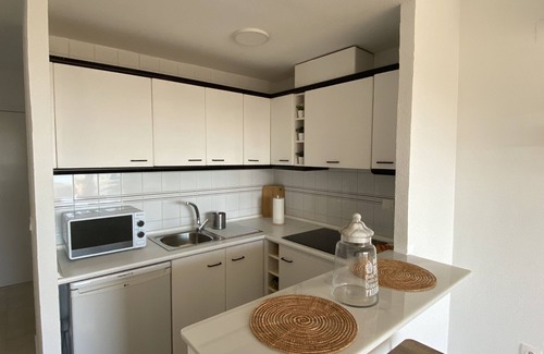Mil Palmeras Apartment | Frontbeach Studio FREE POOL/WIFI couples spot