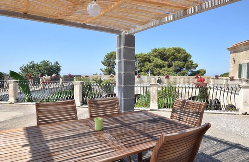 Donnafugata House | Gorgeous home in Ragusa with kitchen