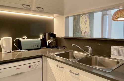 Pals Apartment | GREEN CLUB P 102
