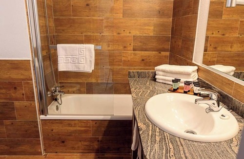 Viladrau Hostel | HOSTAL LA GUINEU