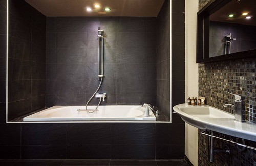 Erill la Vall Hostel | Hostal La Plaça