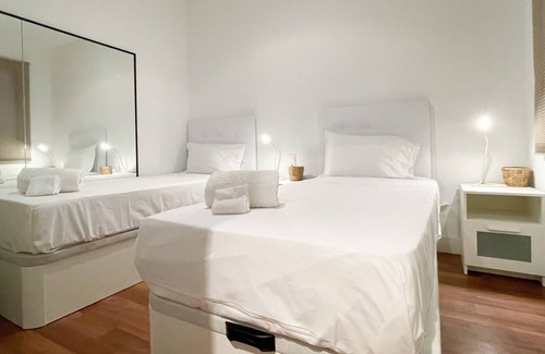La Sagrada Familia Apartment | @Hostourist Bcn Sagrada Familia Castillejos