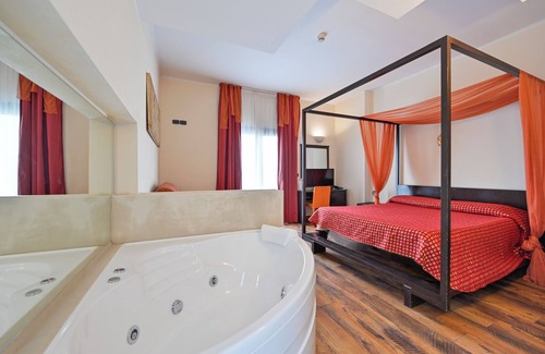 San Bartolomeo al Mare Hotel | Hotel Europa