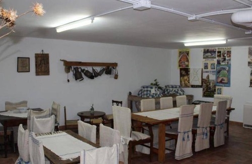 Elche De La Sierra House | House ∙ 5 bedrooms ∙ 10 guests