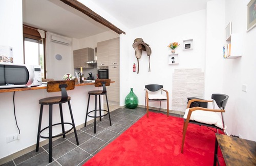 Crescenzago Apartment | ★ Industrial ★ WiFi - Metro 5 minutes - Fireplace