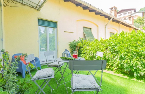 San Fermo della Battaglia Apartment | 350 m² Apartment ∙ 6 bedrooms ∙ 11 guests
