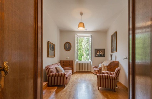 San Fermo della Battaglia Apartment | 350 m² Apartment ∙ 6 bedrooms ∙ 11 guests