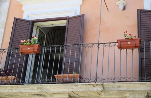 Modica House | La Casa Rosa