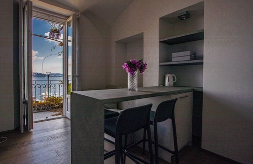 Belgirate Apartment | La Dimora del Glicine