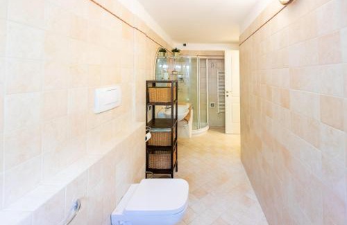 Gardone Riviera Apartment | [Lago di Garda a 200 metri] La casa di Anna