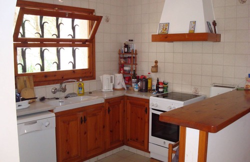 Begur Villa | Lovely air-conditioned villa close to sandy beach, shops and restaurants