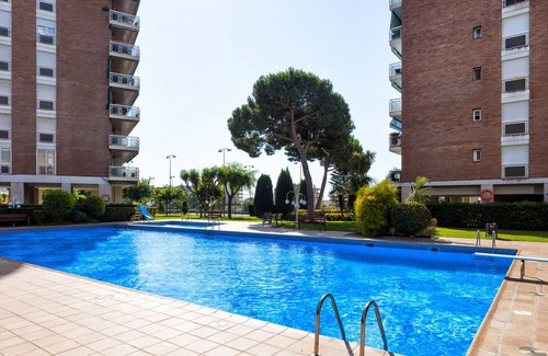 Sant Vicenc de Montalt Apartment | MEDITERRANI - Apartment 5 minutes from the beach, with pool, tennis, football, basketball.
