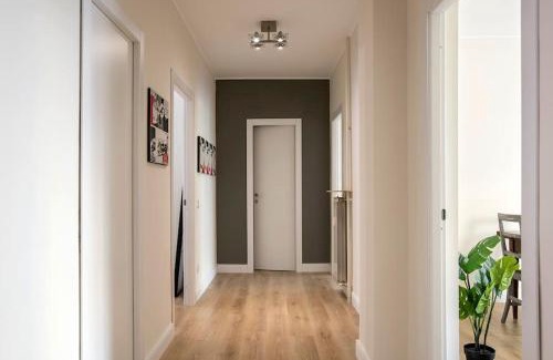 Cinecitta Apartment | Moderno Appartamento Tuscolana 2 BDR and Living Room Metro A