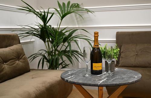 Tivoli House | Mom Apartment Rooms&Suites