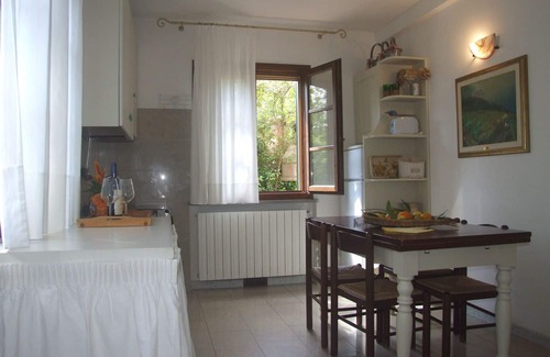 Sassetta Apartment | Nice apartment for 4 guests with WIFI, pool, TV and patio